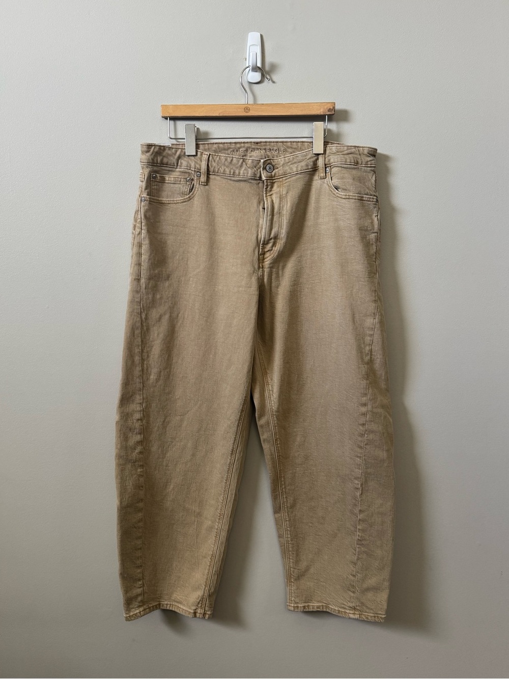 American eagle AE Barrel Tan denim jeans - Size 16 💜